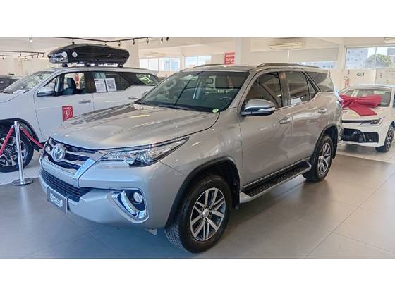 TOYOTA HILUX SW4 2.8 SRX 4X4 16V TURBO INTERCOOLER DIESEL 4P AUTOMÁTICO
